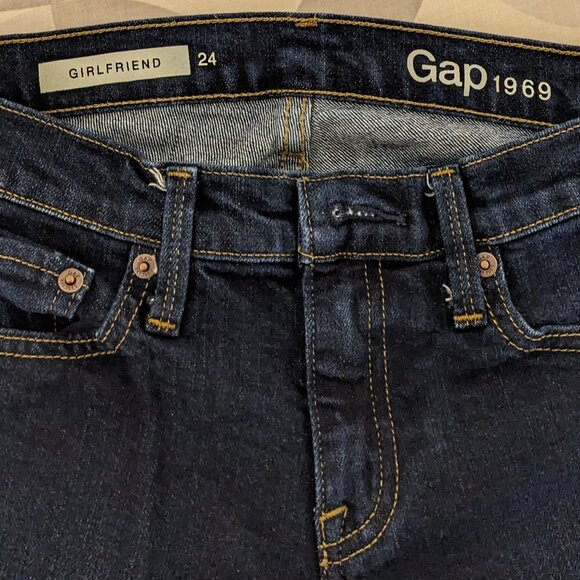 GAP 1969 Girlfriend Straight Leg Jeans - Picture 4 of 4